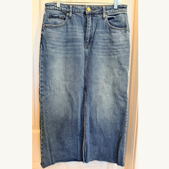 Kut from the Kloth Dresses & Skirts - Kut from the Kloth Jen Denim Midi Skirt Raw Hem Size 6